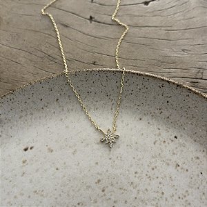 Colar Estrela de Oito Pontas de Zircônias