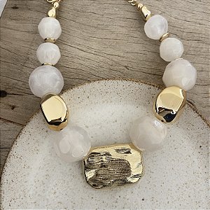 Colar Boho Pedras e Dourado - Marfim