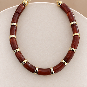 Colar Boho de Resina com Entremeios - Barolo