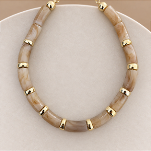Colar Boho de Resina com Entremeios - Âmbar
