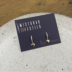 Brinco Meia Argola de Zircônia e Coração