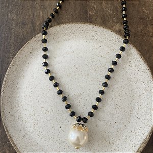 Colar Bolão Cristais e Canutilhos - Preto com Pérola