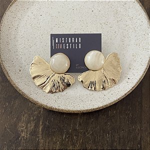 Brinco Orla Meia Flor - Marfim