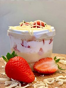 Bolo no pote de Delícia de Morango 250g