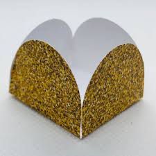 Forminha 4 Pétalas Dourado Com Glitter Com 50