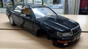 Road Tough - Lexus LS400 - 1/24 (Sucata sem as rodas da frente)