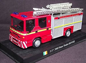 Ixo - Caminhão Water Tender Dennis 2000 - 1/57