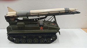 Kits Montados - Tanque Lançador de Mísseis PT-76 com míssil FROG (União Soviética) - 1/35