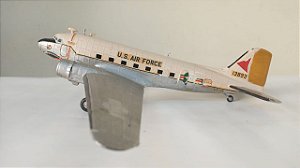 HTC - Douglas DC-3/C-47 Skytrain (Kit Montado/Sucata) - 1/72