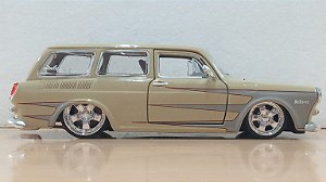 Maisto - Volkswagen 1600 Squareback Serie All Stars - 1/24 (sem caixa)