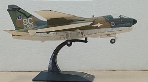 Jatos de Combate - Vought A-7P Corsair II (Estados Unidos) - 1/72 (Sem caixa)