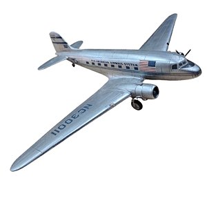 HTC - Douglas DC-3 (Modelo Montado) - 1/72