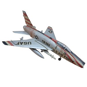 HTC - F-100D Super Sabre (Modelo Montado) - 1/72