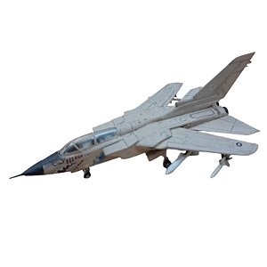 HTC - Panavia Tornado (Modelo Montado) - 1/144