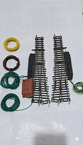 SUCATAS HTC - Par de desvios com controle e fios - HO