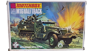 MATCHBOX - U.S. 5th Division Armoured Car M16 Half Track + Base para diorama - 1/76