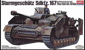 Academy - German Assault Gun Tank Sturmgeschütz Sdkfz. 167 75mm Stuk 40L/ 48 Gun - 1/35