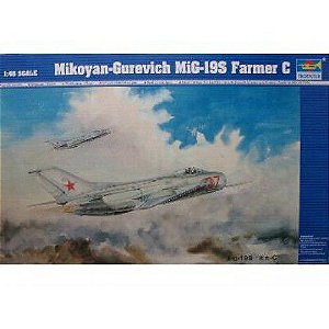 TRUMPETER - MiG-19S FARMER C - 1/48