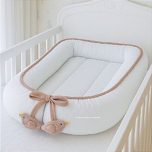Ninho Básico - Malha Jacquard Branco / Cordão Tricot Rose Tan Com Pingente Passarinho