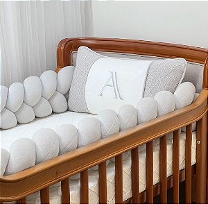 Kit De Berço Cinza Claro Com Inicial Bordado - 5 Peças