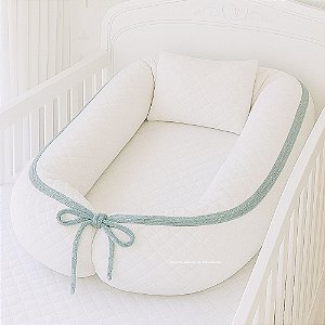 Ninho Básico + Travesseiro - Malha Jaquard Branco / Cordão Tricot Verde M.Plantação - prontaentrega