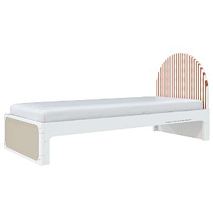Cama Skandi Com Cabeceira Estofada - Sarja Listra Páprica / Branco