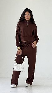 Conjunto Esportivo Marrom