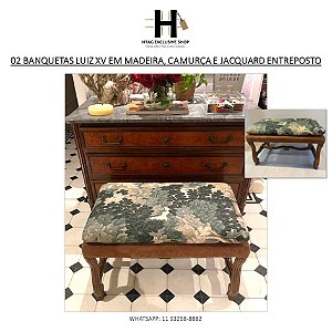 BANCOS LUIS XV EM MADEIRA BASE COM CAMURÇA E ESTOFADO ENTREPOSTO – 2 PEÇAS