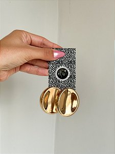 Brinco Oval Dourado