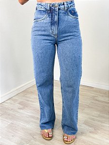 Calça reta lavagem média