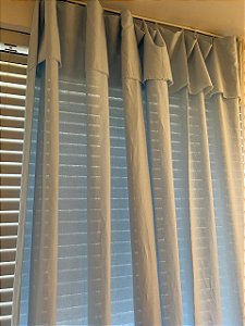 Cortina com babado em linho