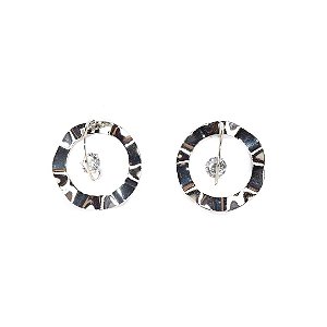 Brinco Prata com Metal Amassado Circular em Zircônia