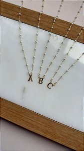 Colar Mini Pérolas Inicial A