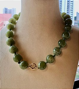 Colar Esferas Resina Verde Mescla