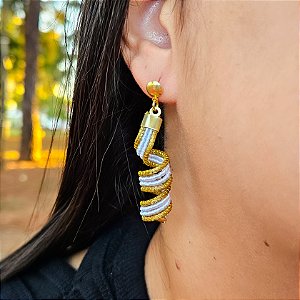 Brinco Capim Dourado e Fio Branco BL22 - Hipoalergênico