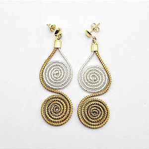 Brinco Capim Dourado Dois Caracóis e Fio Branco BL12