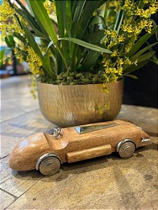 DECORACAO CARRO MADEIRA NATIVA 41X16X9CM
