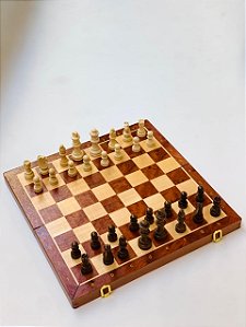 MALETA XADREZ COM ESTOFADO INTERNO DE MADEIRA