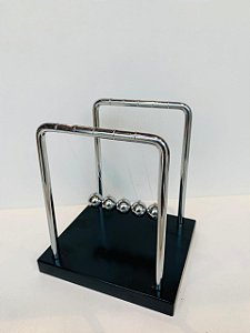 PENDULO DE NEWTON BASE EM MADEIRA 13X11