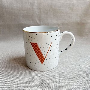 CANECA COLOR COM SACO LETRA V