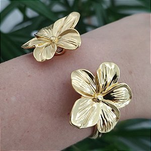 Bracelete Ajustável com detalhe de flores trabalhados folheado em ouro