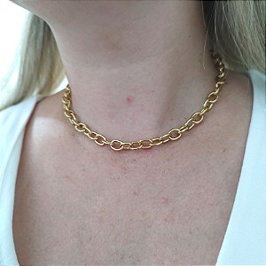 Choker correntaria M formato redondo ( íris) 38 cm folheado em ouro
