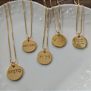 Colar com Pingentes pequenos Desejos folheado em ouro ( afeto, gratidão, amor, vida e fé)