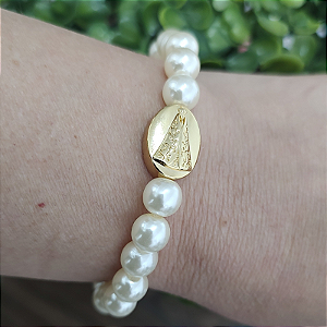 Pulseira pérolas com passador Nossa Senhora Aparecida folheado em ouro