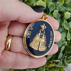 Pingente Nossa Senhora Aparecida  Resina azul Grande  folheado em ouro