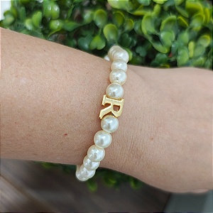 Pulseira pérola com LETRA PERSONALIZADA folheado em ouro