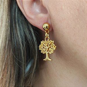 Brinco de pino com pingente de árvore da vida folheado em ouro