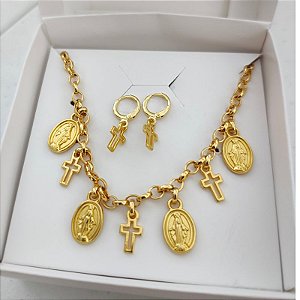 KIT NOSSA SENHORA DAS GRAÇAS - Colar correntaria com pingentes de nossa senhor das graças e cruzes 45 cm + Brincos argola com gem folheado em ouro