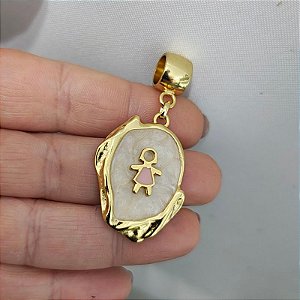 Pingente Oval em Madrepérola com 1 Menina Personalizada Folheado em Ouro