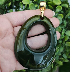 Pingente de Gota em Resina Verde Escuro – Folheado a Ouro